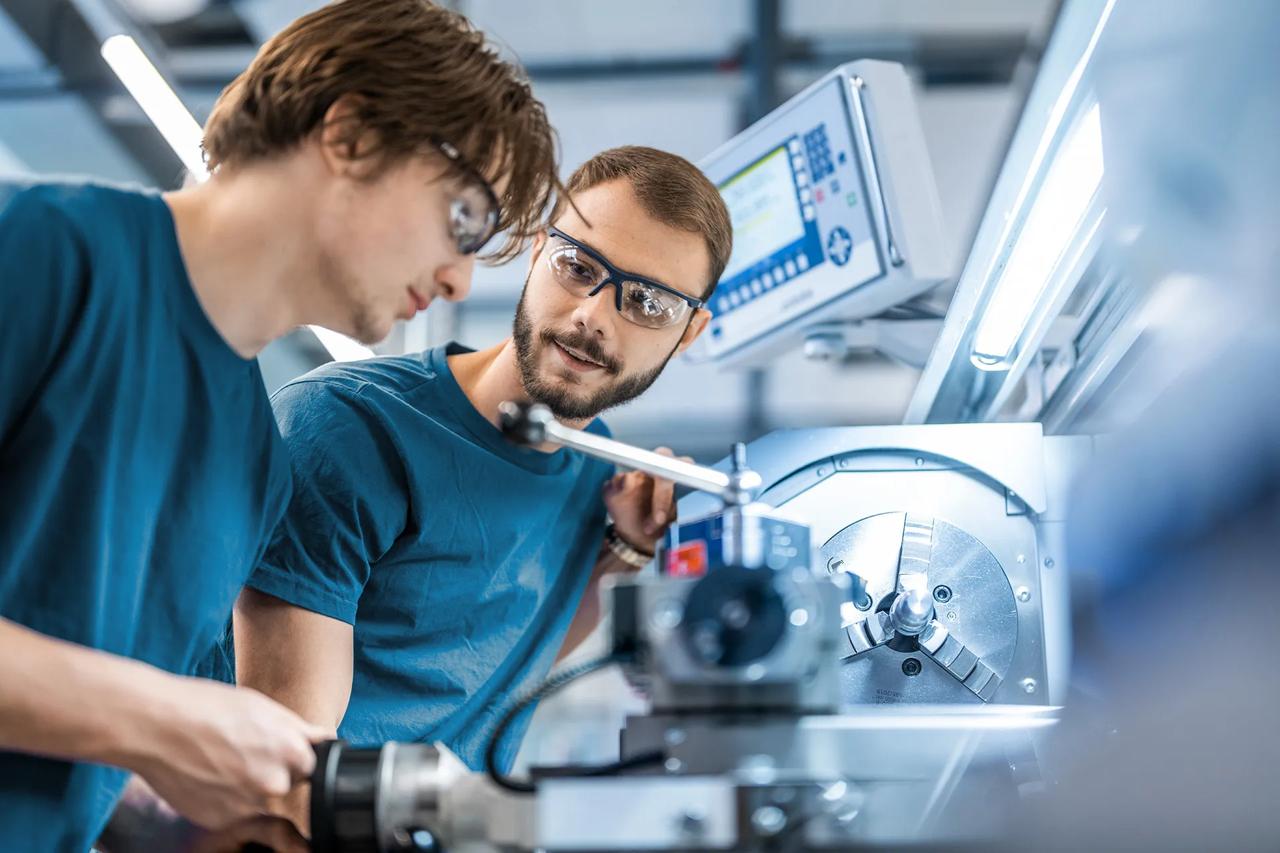 united-machining-biel-professions-polymechanic