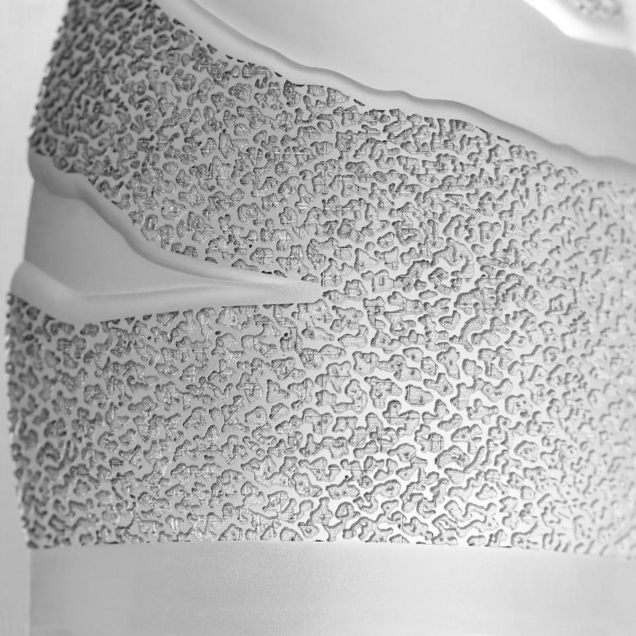 charmilles-bottle-mold-detail-texturing-53A8381