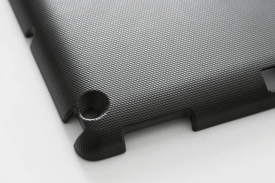 charmilles-smartphone-etched-texturing