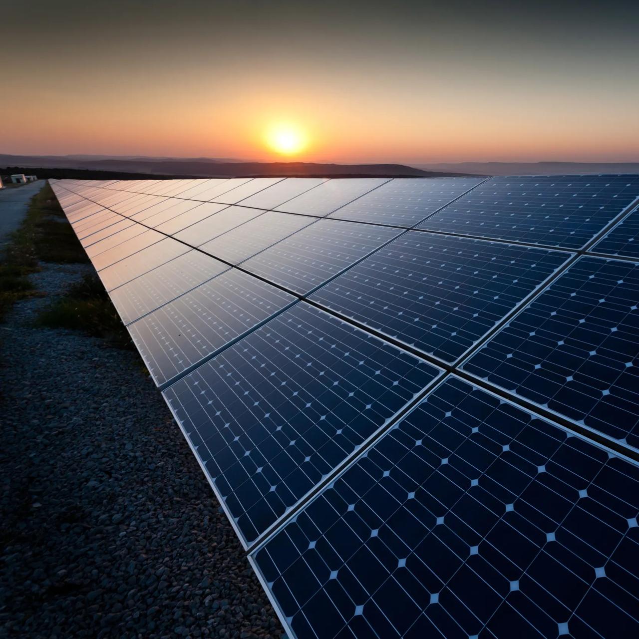 Power plant using renewable solar energy with sun 