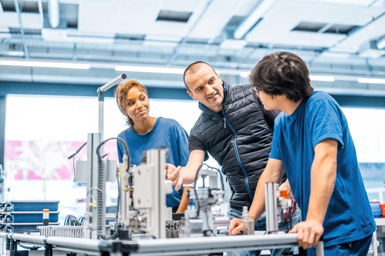 united-machining-employees-biel